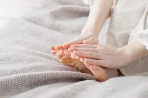 Kaj narediti za mrzle noge? Ali krema za mrzle noge deluje?