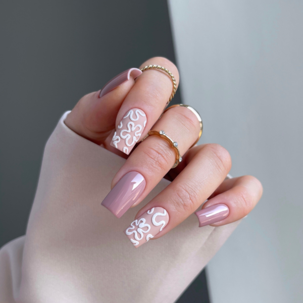 Alternative view of YOSHI UV Hibridni lak za nohte SAND DUNE 6ml – 134