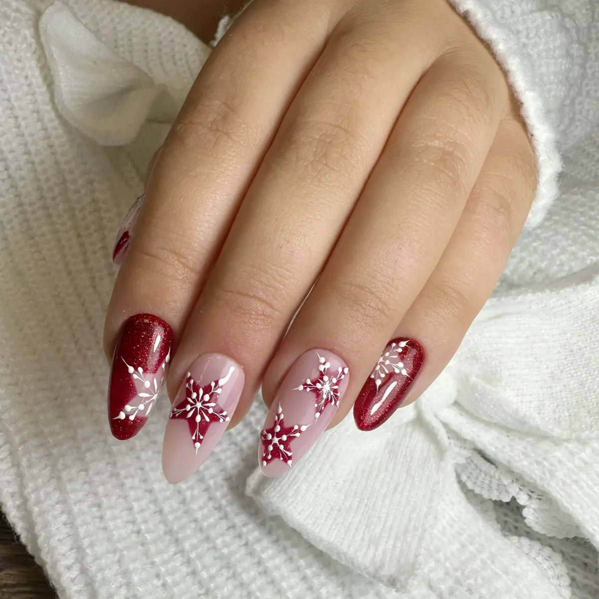 Alternative view of YOSHI UV hibridni lak za nohte Rudolph 6 ml – 414