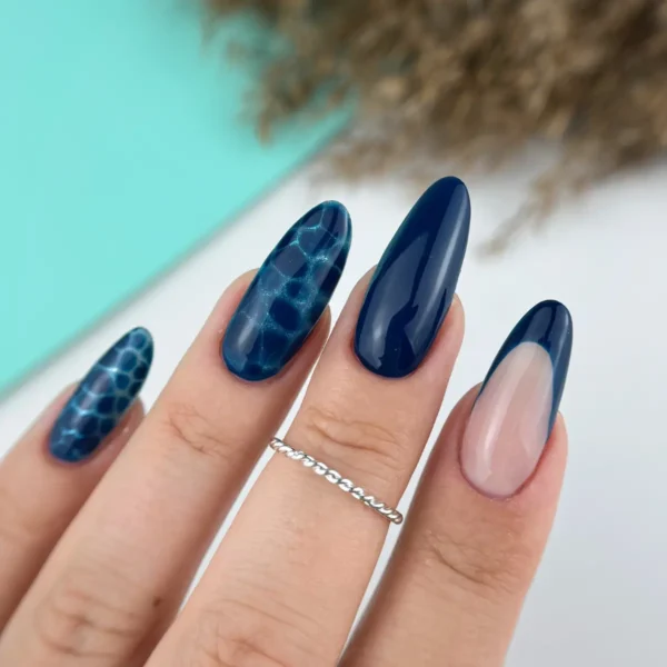 Alternative view of YOSHI UV Hibridni lak za nohte OFF CAMERA 6ml – 299