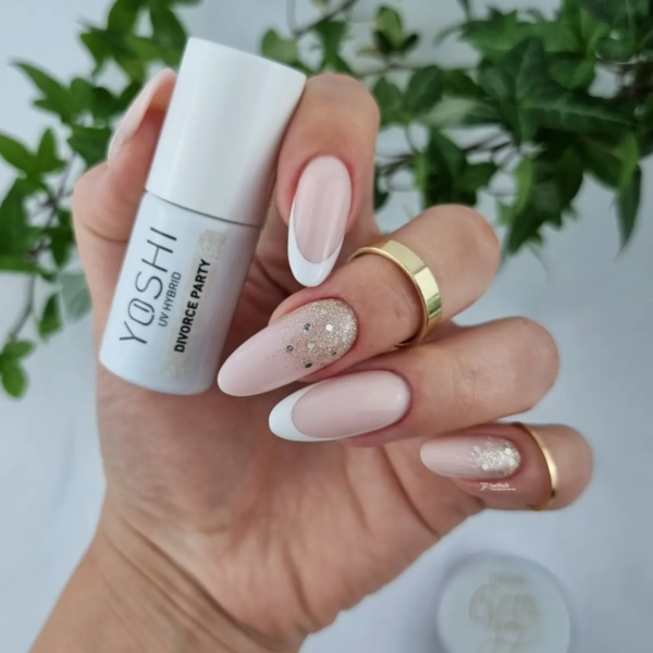 Alternative view of YOSHI UV Hibridni lak za nohte DIVORCE PARTY 6ml – 811